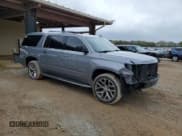 ✅ 2018 Chevrolet Suburban Premier • VIN: 1GNSCJKC5JR293962 • Lot: 50641835. Wystawiony na Copart z przebiegiem 137 598 mil. Bezpłatny archiwum sprzedaży aukcyjnych z USA i szczegółowy raport historii pojazdu na DreamBid. Zdjęcie 4.