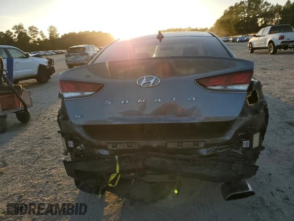 ✅ 2019 Hyundai Sonata SE • VIN: 5NPE24AF2KH739869 • Лот: 82203985. Опубликован ранее на Copart с пробегом 81 228 миль. Бесплатный доступ к архиву аукционных продаж из США и подробный отчёт об истории автомобиля на DreamBid. Изображение 6.