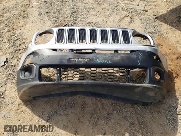 ✅ 2015 Jeep Renegade Limited • VIN: ZACCJADT5FPC35033 • Lot: 82065205. Wystawiony na Copart z przebiegiem 116 948 mil. Bezpłatny archiwum sprzedaży aukcyjnych z USA i szczegółowy raport historii pojazdu na DreamBid. Zdjęcie 13.