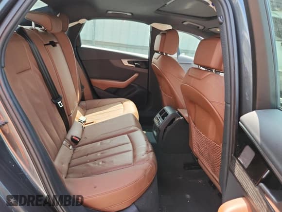 ✅ 2024 Audi A4 S line Premium • VIN: WAUDAAF46RN000774 • Lot: 62738395. Wystawiony na Copart z przebiegiem 17 589 mil. Bezpłatny archiwum sprzedaży aukcyjnych z USA i szczegółowy raport historii pojazdu na DreamBid. Zdjęcie 10.