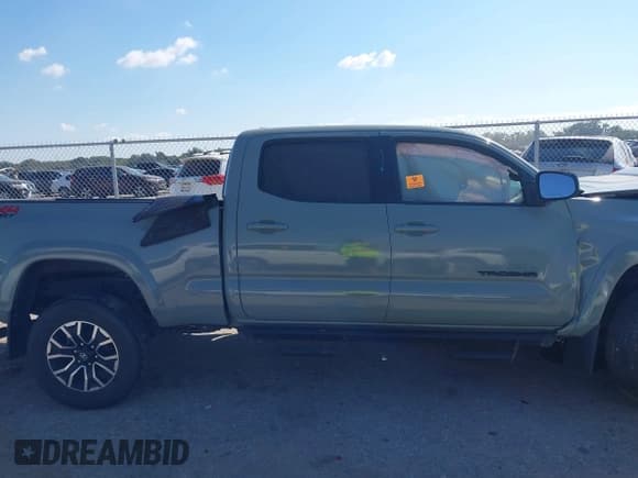✅ 2023 Toyota Tacoma TRD Off Road • VIN: 3TMDZ5BN6PM151736 • Lot: 43328465. Wystawiony na IAAI z przebiegiem Nie podano. Bezpłatny archiwum sprzedaży aukcyjnych z USA i szczegółowy raport historii pojazdu na DreamBid. Zdjęcie 12.