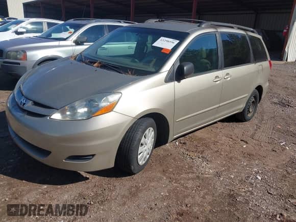 2009 Toyota Sienna CE z VIN 5TDZK23C89S258540, wystawiony jako IAAI lot #43298556 z przebiegiem 185 846 mil mil oraz . Historia ofert i sprzedaży dostępna na DreamBid. Obrazek 2.