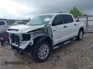 ✅ 2018 Toyota Tundra SR5 • VIN: 5TFDW5F12JX735228 • Лот: 43255268. Опубликован ранее на IAAI с пробегом 47 638 миль. Бесплатный доступ к архиву аукционных продаж из США и подробный отчёт об истории автомобиля на DreamBid. Изображение 2.