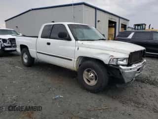 2000 Dodge 1500 с VIN 3B7HC13Z1YM227751, выставлен на аукционе Copart как лот 84151464 с пробегом 178 806 миль миль и Списание • Salvage title. История ставок и продаж доступна на DreamBid. Изображение 4.