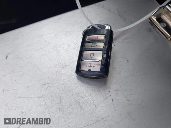 ✅ 2014 Kia Cadenza Premium • VIN: KNALN4D75E5121417 • Lot: 43700972. Wystawiony na IAAI z przebiegiem 179 244 mil. Bezpłatny archiwum sprzedaży aukcyjnych z USA i szczegółowy raport historii pojazdu na DreamBid. Zdjęcie 11.