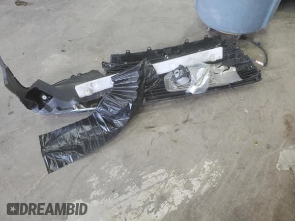 ✅ 2016 Toyota 4Runner Limited • VIN: JTEBU5JR2G5342386 • Lot: 81070815. Listed on Copart with 90,838 mi. Free auction sales archive from the USA and detailed vehicle history report at DreamBid. Image 13.