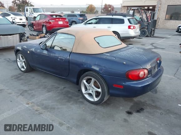 ✅ 2001 Mazda MX-5 Miata • VIN: JM1NB353610206770 • Lot: 43764003. Listed on IAAI with 84,041 mi. Free auction sales archive from the USA and detailed vehicle history report at DreamBid. Image 3.