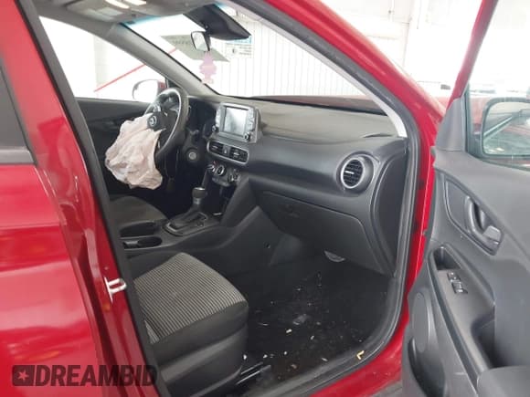 ✅ 2021 Hyundai Kona SE • VIN: KM8K12AA7MU642573 • Лот: 43418599. Опубликован ранее на IAAI с пробегом 74 397 миль. Бесплатный доступ к архиву аукционных продаж из США и подробный отчёт об истории автомобиля на DreamBid. Изображение 5.