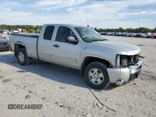 2010 Chevrolet Silverado 1500 LT z VIN 1GCSKSE32AZ173100, wystawiony jako Copart lot #84477555 z przebiegiem 179 585 mil mil oraz Czysty tytuł • Clean title. Historia ofert i sprzedaży dostępna na DreamBid. Obrazek 4.