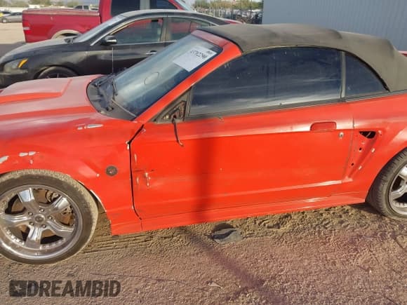 ✅ 2004 Ford Mustang GT Deluxe • VIN: 1FAFP45X24F224365 • Лот: 43702290. Опубликован ранее на IAAI с пробегом 113 843 миль. Бесплатный доступ к архиву аукционных продаж из США и подробный отчёт об истории автомобиля на DreamBid. Изображение 6.