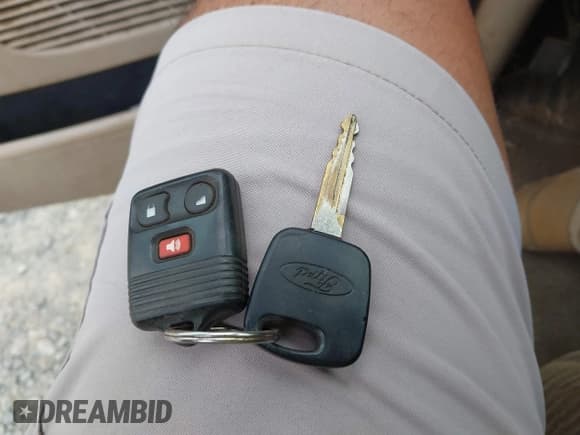 ✅ 2000 Ford F-150 XL • VIN: 1FTRX17L3YNB02903 • Lot: 43556336. Wystawiony na IAAI z przebiegiem Nie podano. Bezpłatny archiwum sprzedaży aukcyjnych z USA i szczegółowy raport historii pojazdu na DreamBid. Zdjęcie 11.