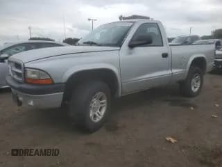 ✅ 2002 Dodge Dakota • VIN: 1B7GG36N22S595648 • Lot: 58632315. Wystawiony na Copart z przebiegiem 233 248 mil. Bezpłatny archiwum sprzedaży aukcyjnych z USA i szczegółowy raport historii pojazdu na DreamBid. Zdjęcie 1.