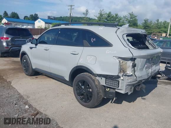 2022 Kia Sorento X-Line S z VIN 5XYRLDLC0NG097441, wystawiony jako IAAI lot #42556752 z przebiegiem 21 463 mil mil oraz . Historia ofert i sprzedaży dostępna na DreamBid. Obrazek 3.