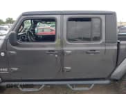 ✅ 2020 Jeep Gladiator Overland • VIN: 1C6HJTFG8LL166086 • Lot: 42016222. Listed on IAAI with 102,232 mi. Free auction sales archive from the USA and detailed vehicle history report at DreamBid. Image 14.