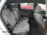 ✅ 2019 Hyundai Santa Fe SE • VIN: 5NMS2CAD5KH077021 • Lot: 43670733. Wystawiony na Copart z przebiegiem 67 064 mil. Bezpłatny archiwum sprzedaży aukcyjnych z USA i szczegółowy raport historii pojazdu na DreamBid. Zdjęcie 11.