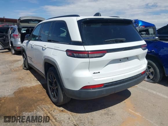 ✅ 2024 Jeep Grand Cherokee Laredo • VIN: 1C4RJHAG2RC109117 • Lot: 42867099. Listed on IAAI with 33,157 mi. Free auction sales archive from the USA and detailed vehicle history report at DreamBid. Image 3.