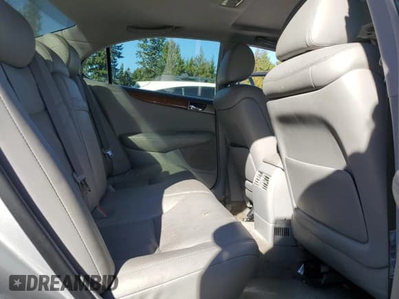 ✅ 2006 Lexus ES 350 • VIN: JTHBA30G365162039 • Лот: 85725345. Опубликован ранее на Copart с пробегом 183 939 миль. Бесплатный доступ к архиву аукционных продаж из США и подробный отчёт об истории автомобиля на DreamBid. Изображение 10.