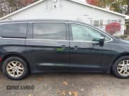 ✅ 2017 Chrysler Pacifica LX • VIN: 2C4RC1CG5HR608773 • Lot: 43596492. Wystawiony na IAAI z przebiegiem 208 440 mil. Bezpłatny archiwum sprzedaży aukcyjnych z USA i szczegółowy raport historii pojazdu na DreamBid. Zdjęcie 13.