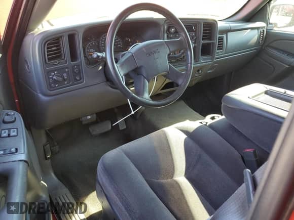 2007 GMC Sierra 1500 SLE1 with VIN 1GTEC19Z07Z138759, listed as a Copart auction lot 55626205 with 204,424 mi miles and Salvage title. Bid and sale history available at DreamBid. Image 8.