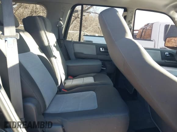 ✅ 2006 Ford Expedition Special Service • VIN: 1FMPU15566LA84616 • Лот: 41303202. Опубликован ранее на IAAI с пробегом 372 508 миль. Бесплатный доступ к архиву аукционных продаж из США и подробный отчёт об истории автомобиля на DreamBid. Изображение 8.