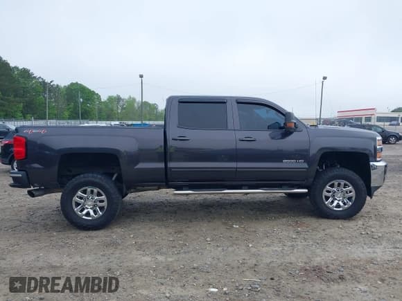 ✅ 2016 Chevrolet Silverado 2500HD LT • VIN: 1GC1KVE88GF146941 • Лот: 42080731. Опубликован ранее на IAAI с пробегом 161 760 миль. Бесплатный доступ к архиву аукционных продаж из США и подробный отчёт об истории автомобиля на DreamBid. Изображение 13.
