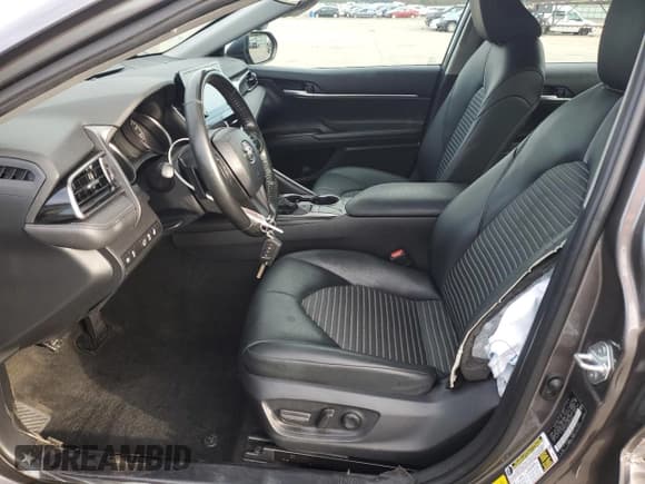 ✅ 2024 Toyota Camry SE Nightshade • VIN: 4T1G11AK4RU840463 • Lot: 84399825. Wystawiony na Copart z przebiegiem 86 028 mil. Bezpłatny archiwum sprzedaży aukcyjnych z USA i szczegółowy raport historii pojazdu na DreamBid. Zdjęcie 7.