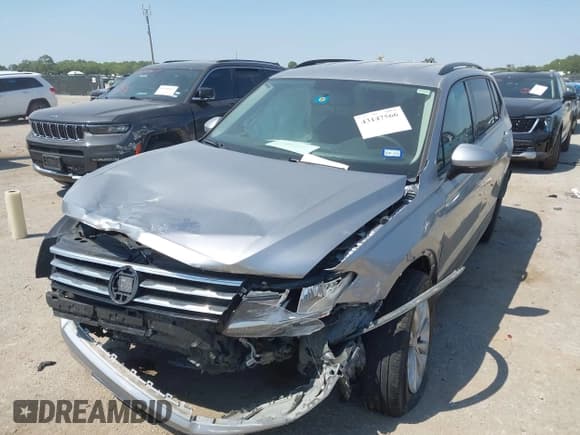 ✅ 2020 Volkswagen Tiguan S • VIN: 3VV1B7AX8LM054877 • Лот: 43147566. Опубликован ранее на IAAI с пробегом 118 030 миль. Бесплатный доступ к архиву аукционных продаж из США и подробный отчёт об истории автомобиля на DreamBid. Изображение 2.