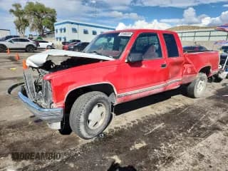 ✅ 1997 GMC Sierra 1500 • VIN: 2GTEK19R4V1530023 • Лот: 81686355. Опубликован ранее на Copart с пробегом 236 119 миль. Бесплатный доступ к архиву аукционных продаж из США и подробный отчёт об истории автомобиля на DreamBid. Изображение 1.