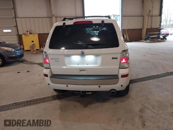 ✅ 2010 Mercury Mariner Premier • VIN: 4M2CN8HGXAKJ00279 • Lot: 41748487. Listed on IAAI with 116,565 mi. Free auction sales archive from the USA and detailed vehicle history report at DreamBid. Image 16.