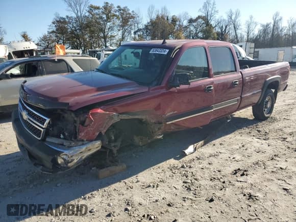 ✅ 2006 Chevrolet Silverado 2500HD Work Truck • VIN: 1GCHC23U86F204393 • Лот: 83843324. Опубликован ранее на Copart с пробегом 232 353 миль. Бесплатный доступ к архиву аукционных продаж из США и подробный отчёт об истории автомобиля на DreamBid. Изображение 1.