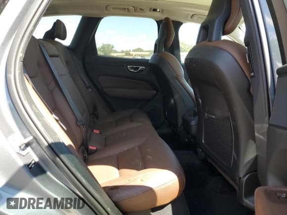 ✅ 2018 Volvo XC60 Momentum • VIN: YV4A22RK6J1032202 • Лот: 70463735. Опубликован ранее на Copart с пробегом 115 147 миль. Бесплатный доступ к архиву аукционных продаж из США и подробный отчёт об истории автомобиля на DreamBid. Изображение 11.