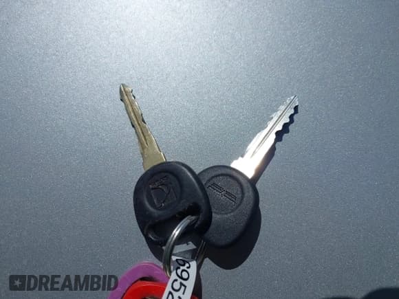 ✅ 2006 Saturn VUE • VIN: 5GZCZ33D96S869582 • Lot: 42011060. Wystawiony na IAAI z przebiegiem 159 203 mil. Bezpłatny archiwum sprzedaży aukcyjnych z USA i szczegółowy raport historii pojazdu na DreamBid. Zdjęcie 11.