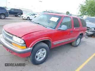 ✅ 1998 Chevrolet Blazer • VIN: 1GNDT13W8WK114850 • Lot: 42458088. Wystawiony na IAAI z przebiegiem Nie podano. Bezpłatny archiwum sprzedaży aukcyjnych z USA i szczegółowy raport historii pojazdu na DreamBid. Zdjęcie 2.
