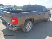 ✅ 2007 Chevrolet Silverado 1500 1LT • VIN: 2GCEC13J371676450 • Lot: 43393972. Wystawiony na IAAI z przebiegiem 313 790 mil. Bezpłatny archiwum sprzedaży aukcyjnych z USA i szczegółowy raport historii pojazdu na DreamBid. Zdjęcie 4.
