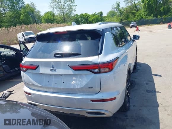 ✅ 2022 Mitsubishi Outlander SEL • VIN: JA4J4VA81NZ017929 • Lot: 42173031. Wystawiony na IAAI z przebiegiem 78 933 mil. Bezpłatny archiwum sprzedaży aukcyjnych z USA i szczegółowy raport historii pojazdu na DreamBid. Zdjęcie 16.