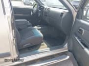 ✅ 2004 Chevrolet Colorado LS Z71 • VIN: 1GCDT196X48185056 • Lot: 42741044. Wystawiony na IAAI z przebiegiem 121 762 mil. Bezpłatny archiwum sprzedaży aukcyjnych z USA i szczegółowy raport historii pojazdu na DreamBid. Zdjęcie 5.