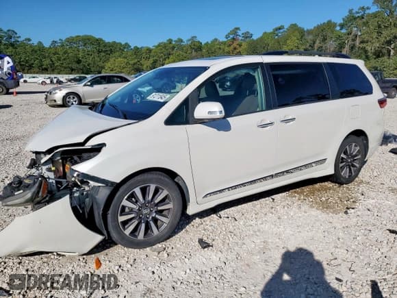 ✅ 2020 Toyota Sienna XLE Premium • VIN: 5TDYZ3DC5LS025251 • Лот: 91211845. Опубликован ранее на Copart с пробегом 90 631 миль. Бесплатный доступ к архиву аукционных продаж из США и подробный отчёт об истории автомобиля на DreamBid. Изображение 1.