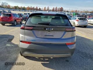 ✅ 2023 Chevrolet Bolt EUV LT • VIN: 1G1FY6S01P4164842 • Лот: 93613665. Опубликован ранее на Copart с пробегом 100 293 миль. Бесплатный доступ к архиву аукционных продаж из США и подробный отчёт об истории автомобиля на DreamBid. Изображение 6.