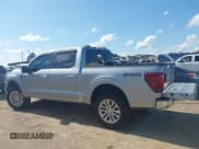 ✅ 2025 Ford F-150 Lariat • VIN: 1FTFW5L50SKD42245 • Lot: 42659242. Wystawiony na IAAI z przebiegiem 5 666 mil. Bezpłatny archiwum sprzedaży aukcyjnych z USA i szczegółowy raport historii pojazdu na DreamBid. Zdjęcie 14.