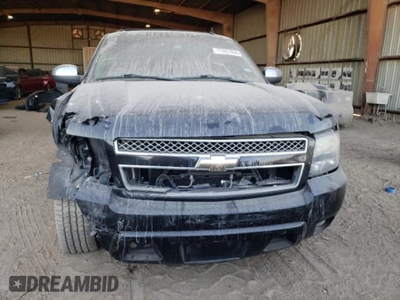 ✅ 2011 Chevrolet Suburban LTZ • VIN: 1GNSCKE02BR351387 • Lot: 77601054. Wystawiony na Copart z przebiegiem 204 674 mil. Bezpłatny archiwum sprzedaży aukcyjnych z USA i szczegółowy raport historii pojazdu na DreamBid. Zdjęcie 5.