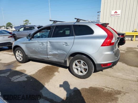 ✅ 2011 Volvo XC60 3.2L • VIN: YV4952DL0B2214628 • Lot: 69550345. Wystawiony na Copart z przebiegiem 126 831 mil. Bezpłatny archiwum sprzedaży aukcyjnych z USA i szczegółowy raport historii pojazdu na DreamBid. Zdjęcie 2.