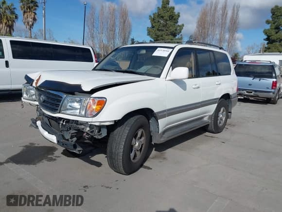 ✅ 2001 Toyota Land Cruiser • VIN: JTEHT05J412011211 • Lot: 41978366. Listed on IAAI with 183,684 mi. Free auction sales archive from the USA and detailed vehicle history report at DreamBid. Image 2.
