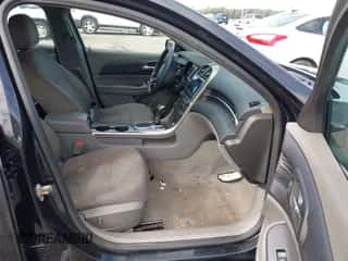 2013 Chevrolet Malibu LS z VIN 1G11B5SA6DF145086, wystawiony jako IAAI lot #43350010 z przebiegiem 290 000 mil mil oraz . Historia ofert i sprzedaży dostępna na DreamBid. Obrazek 5.