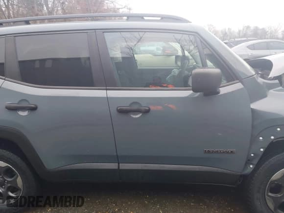 ✅ 2017 Jeep Renegade Sport • VIN: ZACCJBAB7HPF00832 • Lot: 43736099. Wystawiony na IAAI z przebiegiem 188 324 mil. Bezpłatny archiwum sprzedaży aukcyjnych z USA i szczegółowy raport historii pojazdu na DreamBid. Zdjęcie 13.