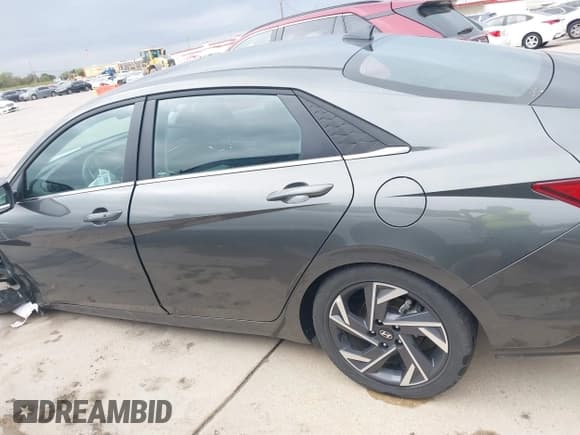 ✅ 2025 Hyundai Elantra SEL Convenience • VIN: KMHLS4DG5SU974859 • Lot: 43527412. Listed on IAAI with 18,439 mi. Free auction sales archive from the USA and detailed vehicle history report at DreamBid. Image 14.