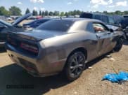 ✅ 2022 Dodge Challenger SXT • VIN: 2C3CDZGG5NH172296 • Lot: 58321554. Wystawiony na Copart z przebiegiem Nie podano. Bezpłatny archiwum sprzedaży aukcyjnych z USA i szczegółowy raport historii pojazdu na DreamBid. Zdjęcie 3.