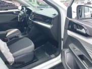 ✅ 2023 Volkswagen Taos S • VIN: 3VVCX7B25PM343234 • Lot: 43095868. Wystawiony na IAAI z przebiegiem 20 221 mil. Bezpłatny archiwum sprzedaży aukcyjnych z USA i szczegółowy raport historii pojazdu na DreamBid. Zdjęcie 5.