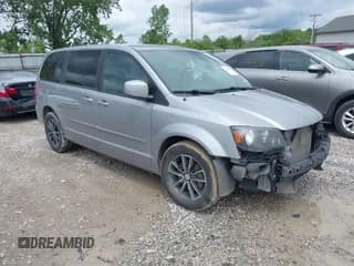 ✅ 2017 Dodge Grand Caravan SE • VIN: 2C4RDGBG7HR646300 • Lot: 42330599. Wystawiony na IAAI z przebiegiem 171 882 mil. Bezpłatny archiwum sprzedaży aukcyjnych z USA i szczegółowy raport historii pojazdu na DreamBid. Zdjęcie 1.