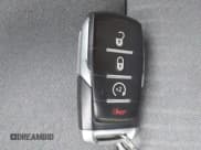 ✅ 2023 Ram 1500 Big Horn • VIN: 1C6RRFFG6PN584378 • Lot: 43703208. Wystawiony na IAAI z przebiegiem 36 248 mil. Bezpłatny archiwum sprzedaży aukcyjnych z USA i szczegółowy raport historii pojazdu na DreamBid. Zdjęcie 11.