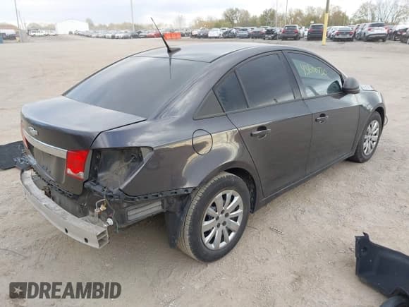 ✅ 2014 Chevrolet Cruze LS • VIN: 1G1PA5SH3E7177225 • Лот: 43600730. Опубликован ранее на IAAI с пробегом 163 064 миль. Бесплатный доступ к архиву аукционных продаж из США и подробный отчёт об истории автомобиля на DreamBid. Изображение 4.